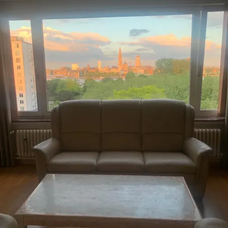 Appartement Linkerover- City Centre & Cathedral View Antwerpen